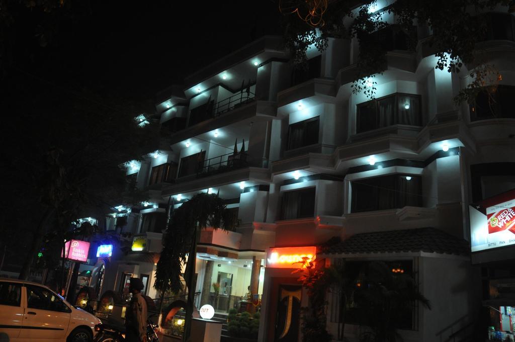 Hotel Jewels Karnāl Zewnętrze zdjęcie