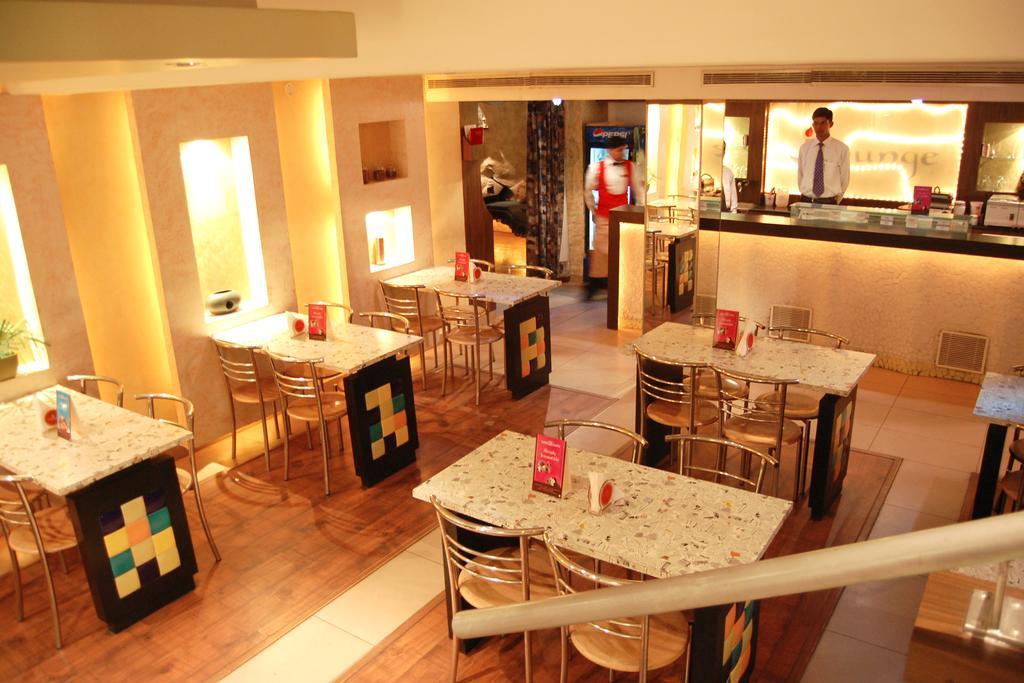 Hotel Jewels Karnāl Zewnętrze zdjęcie